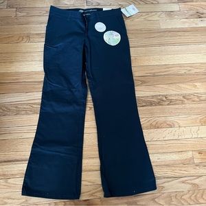 NWT Dickies Women’s Slim Fit Workpant Wide Leg. Navy. Size 10Short